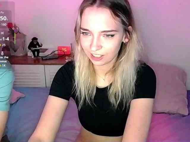 Almondmilka webcam