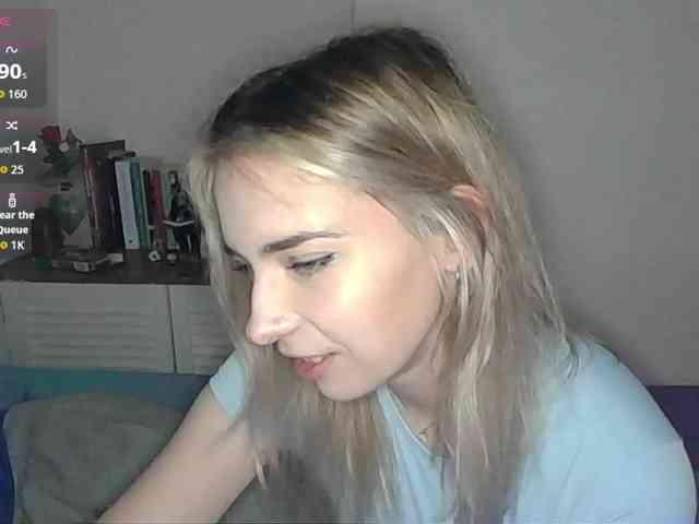 Almondmilka Live Webcam on {site_name}