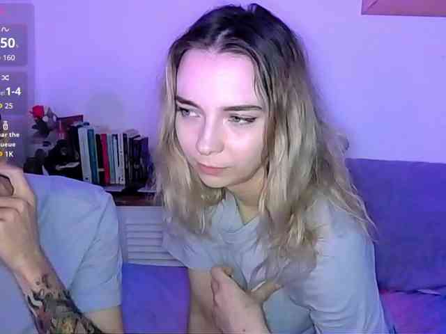 Almondmilka webcam