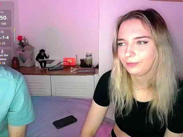 Almondmilka webcam