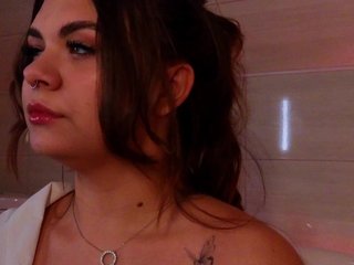 MiaMoonn Porn Show