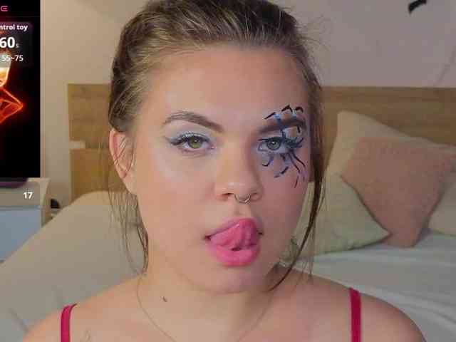 MiaMoonn webcam