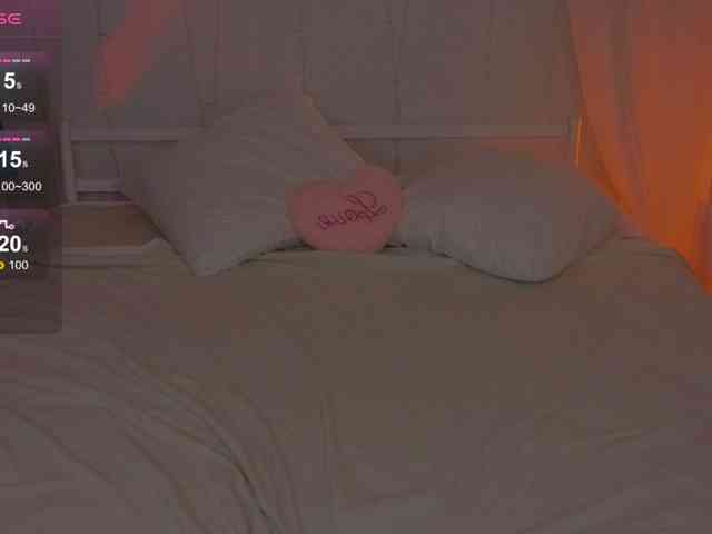 MiaMoonn webcam