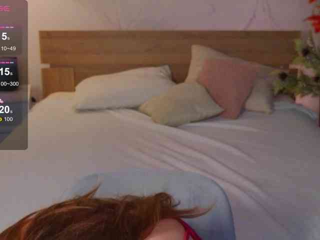 MiaMoonn webcam