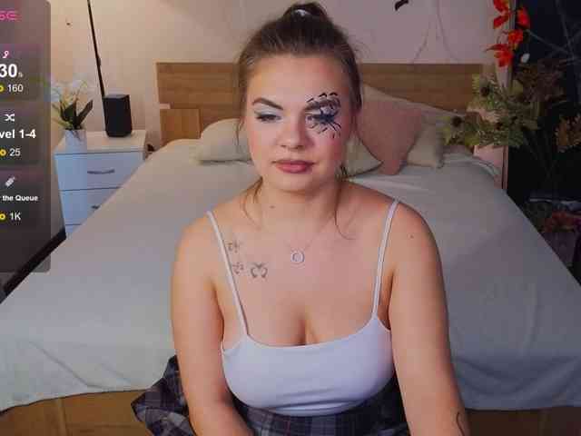 MiaMoonn webcam