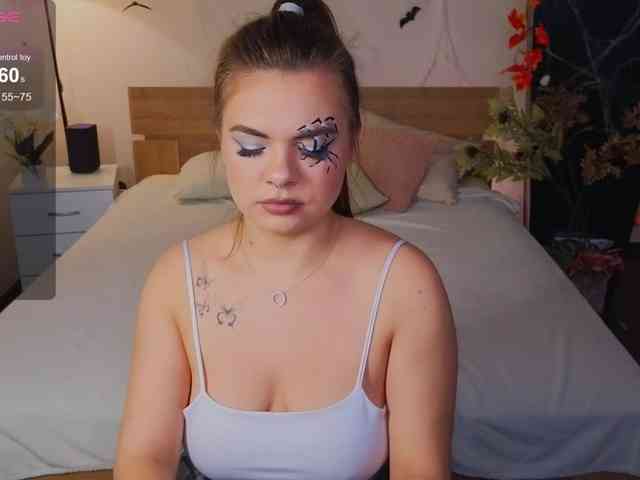 MiaMoonn webcam