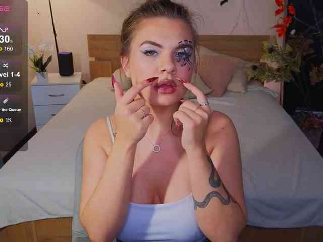 MiaMoonn webcam