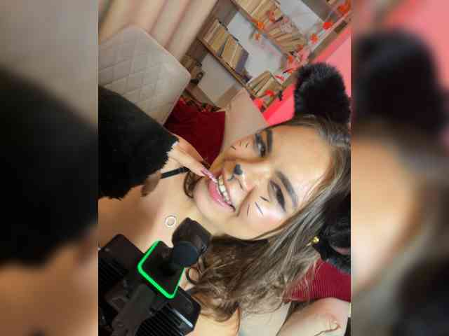 MiaMoonn webcam