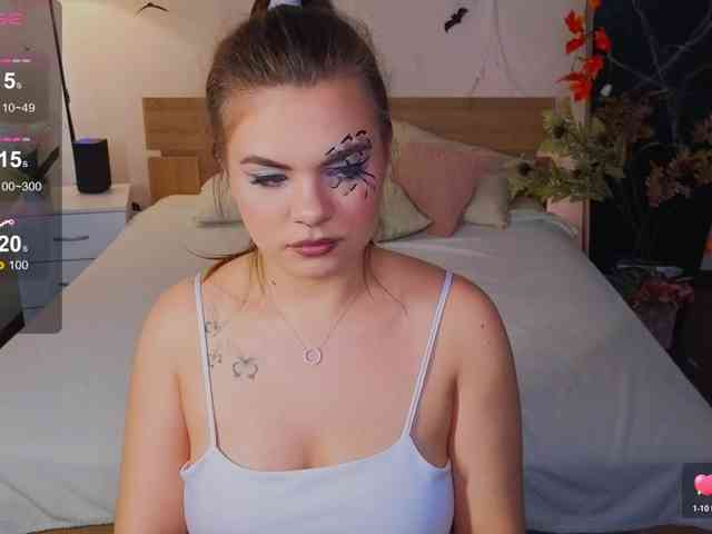 MiaMoonn webcam