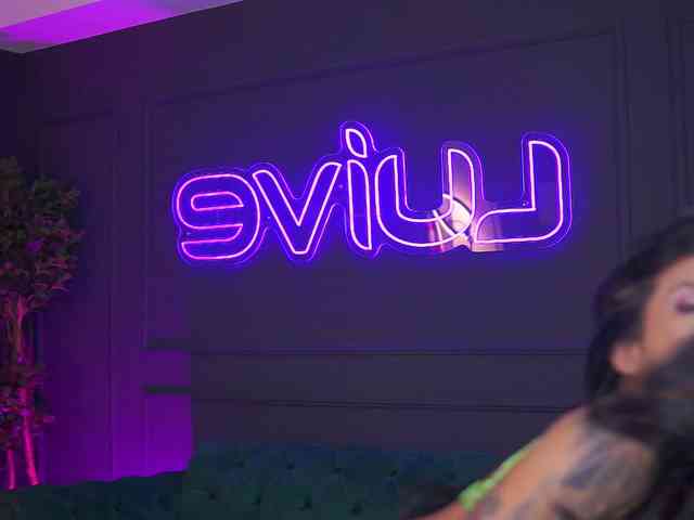 YuliaDesirevska YuliaDesirevska