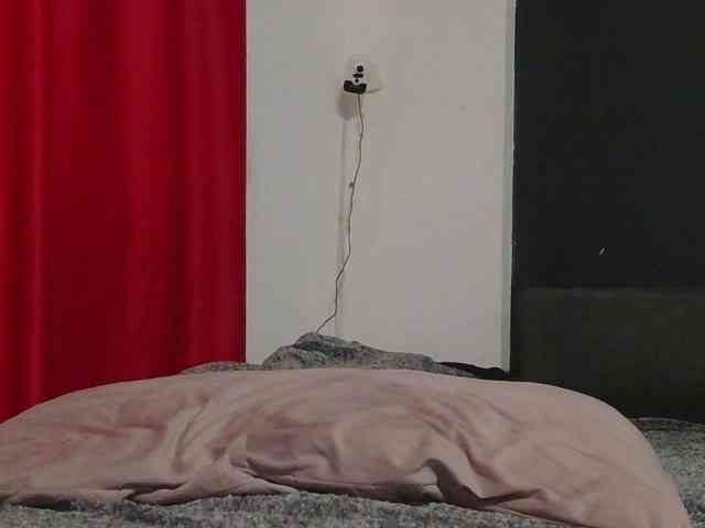 HotVenesse Live Webcam on BongaCams