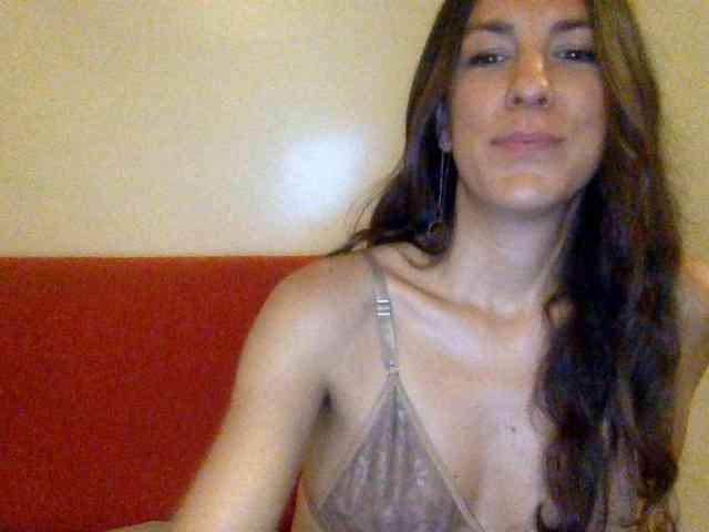 MilfKendra webcam