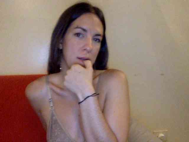 MilfKendra webcam