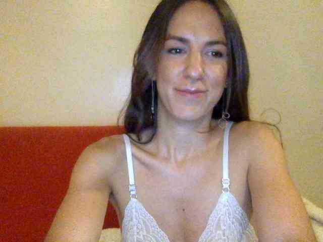 MilfKendra webcam