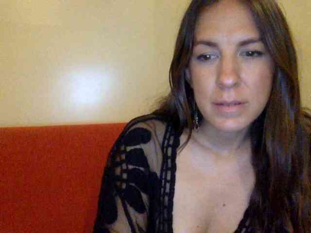 MilfKendra webcam
