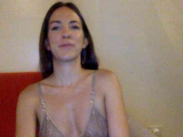 MilfKendra webcam