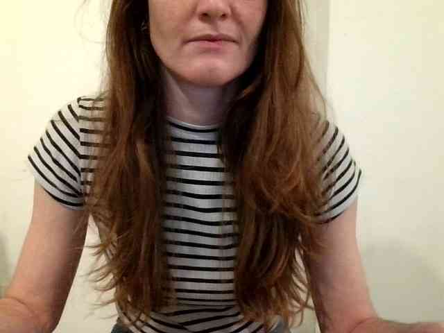 MilfNadia webcam