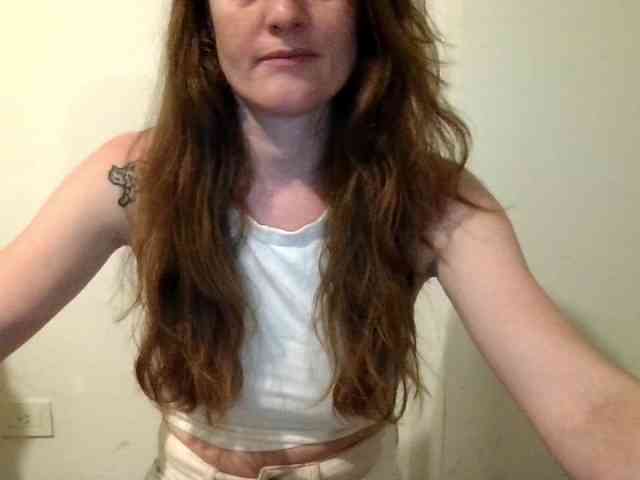 MilfNadia webcam