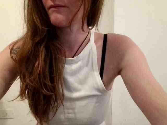 MilfNadia webcam