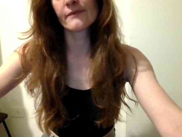 MilfNadia webcam