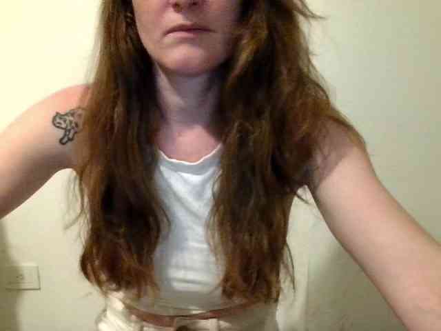 MilfNadia webcam