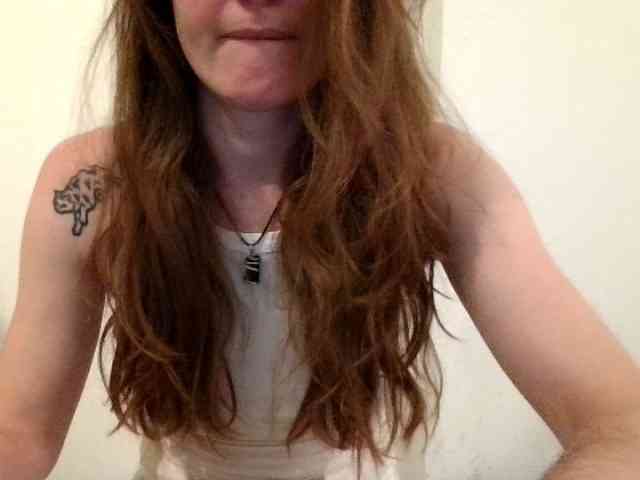 MilfNadia webcam