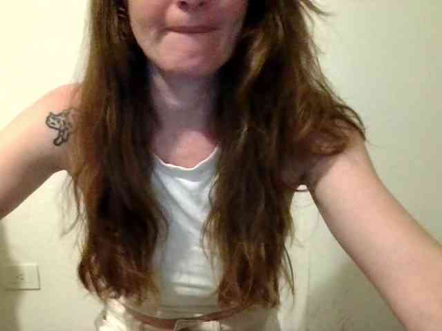 MilfNadia webcam