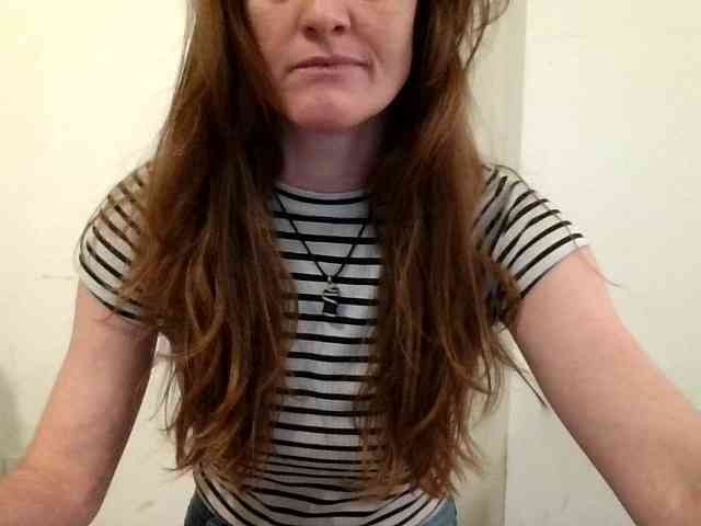 MilfNadia webcam