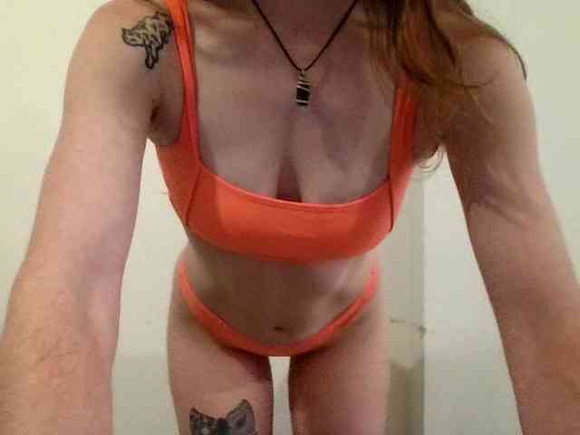 MilfNadia webcam