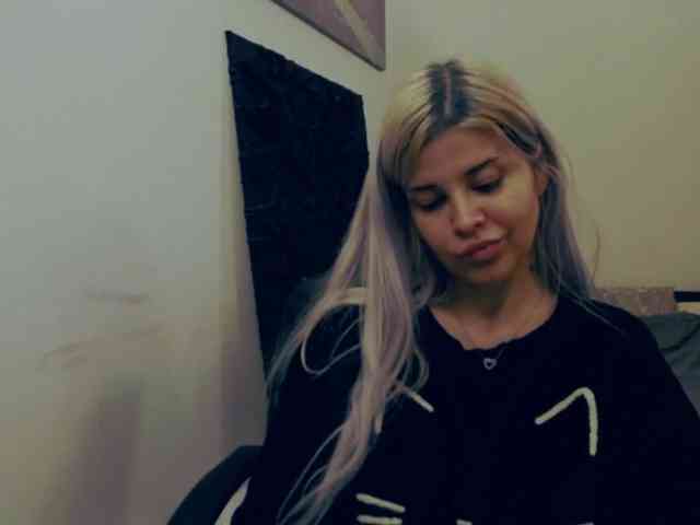 AryaJoliee AryaJoliee