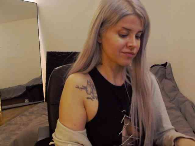 AryaJoliee AryaJoliee