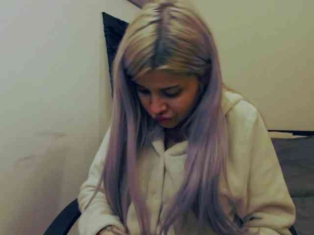 AryaJoliee AryaJoliee