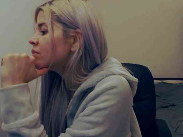 AryaJoliee AryaJoliee