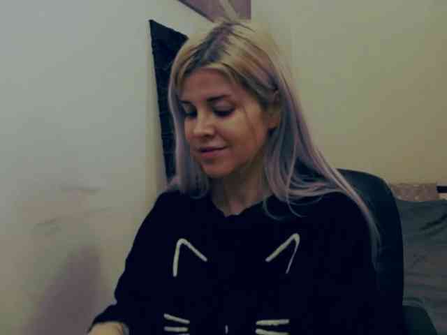 AryaJoliee AryaJoliee