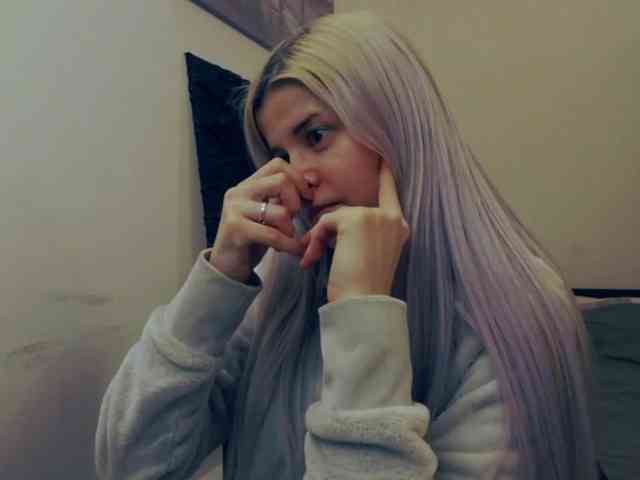 AryaJoliee AryaJoliee