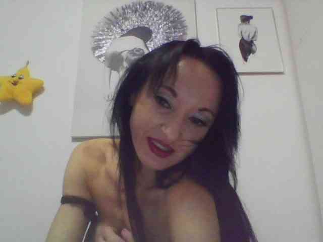 MilfSindy webcam