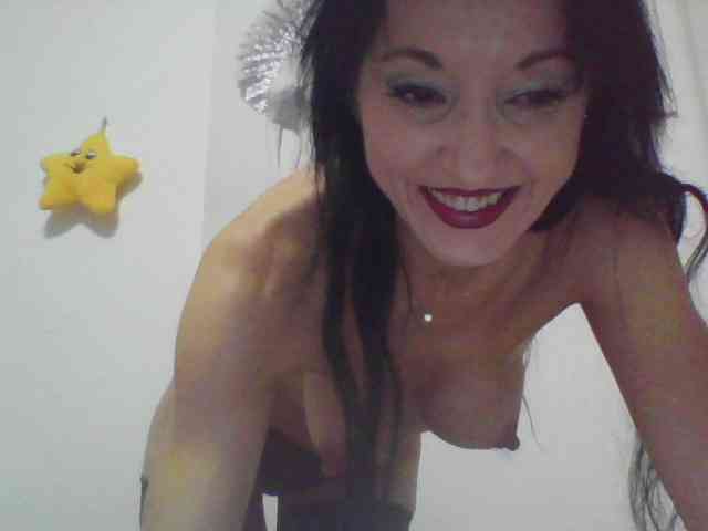 MilfSindy webcam
