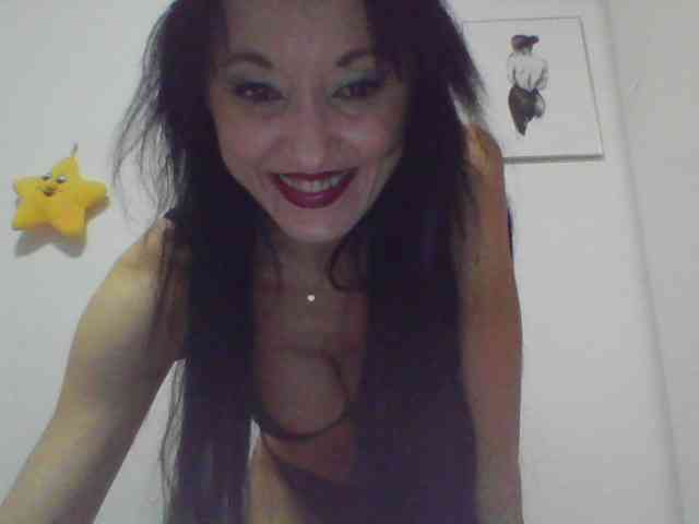 MilfSindy webcam