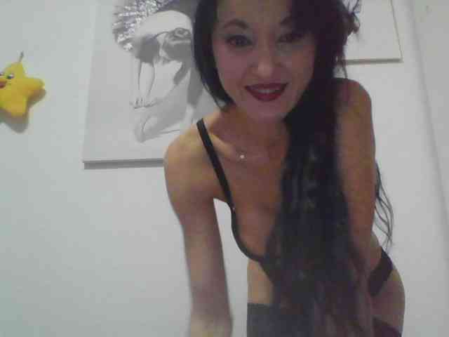 MilfSindy webcam