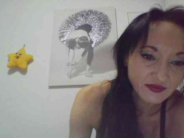 MilfSindy webcam