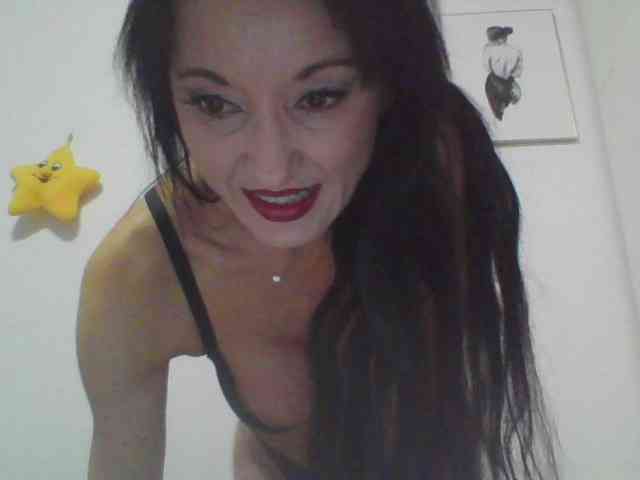 MilfSindy webcam