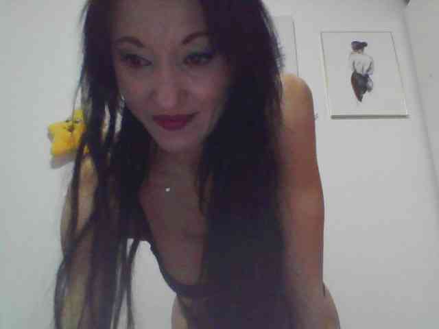 MilfSindy webcam