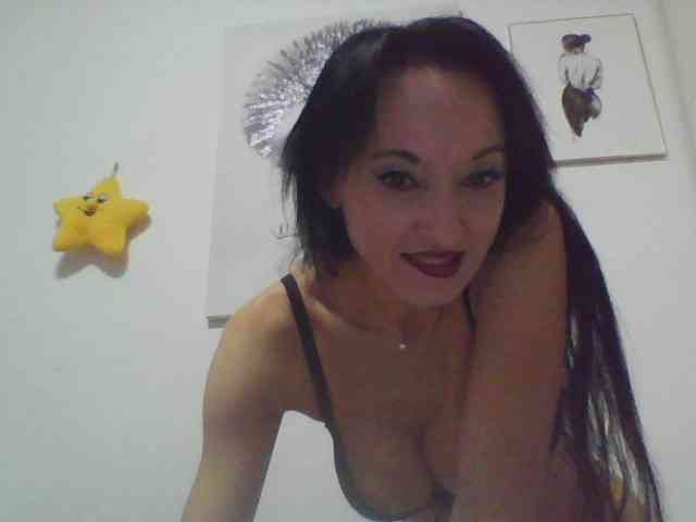 MilfSindy webcam