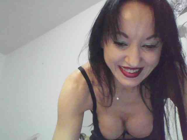 MilfSindy webcam