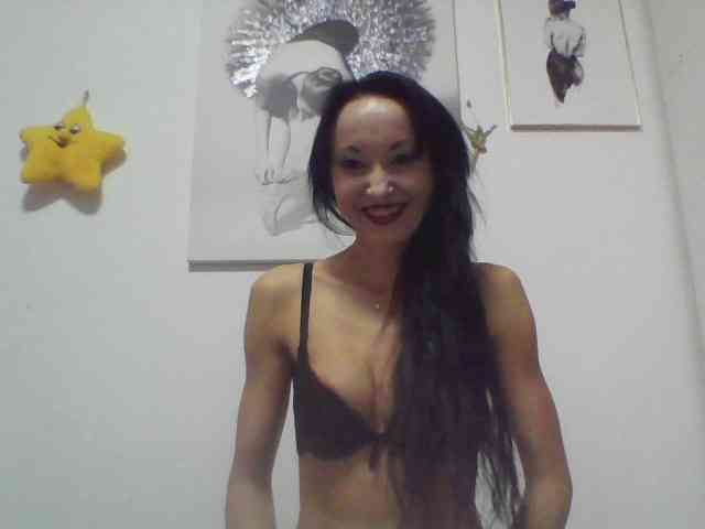 MilfSindy webcam