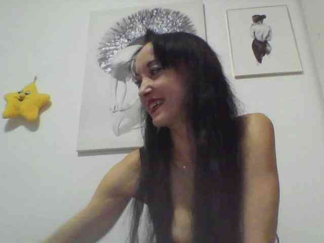 MilfSindy webcam