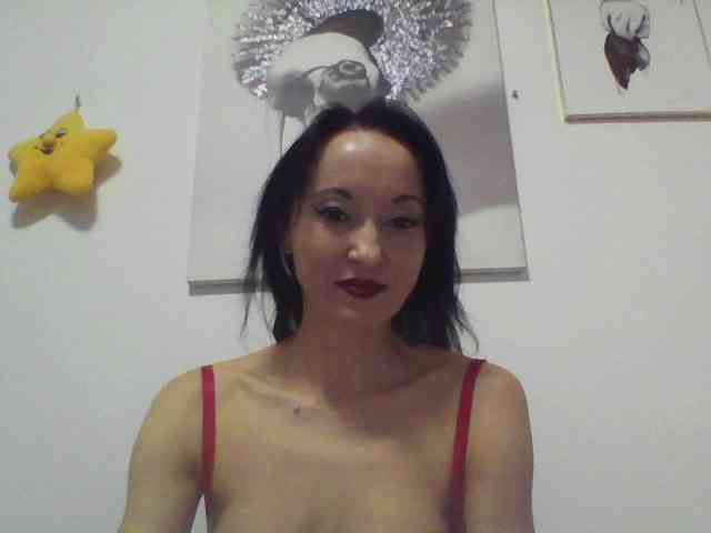 MilfSindy webcam
