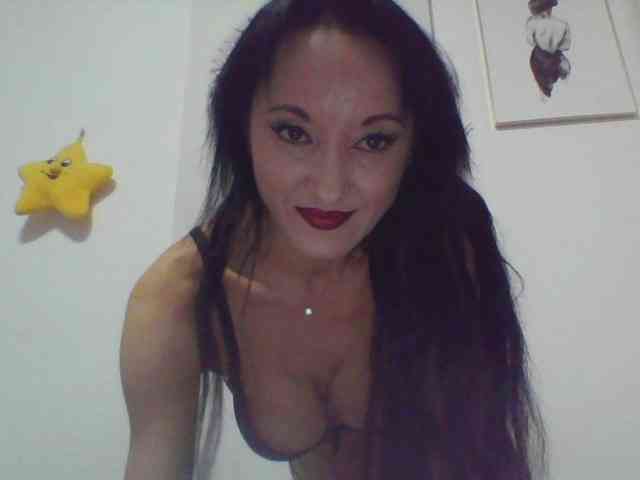 MilfSindy webcam