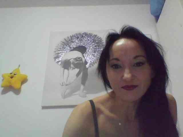 MilfSindy webcam