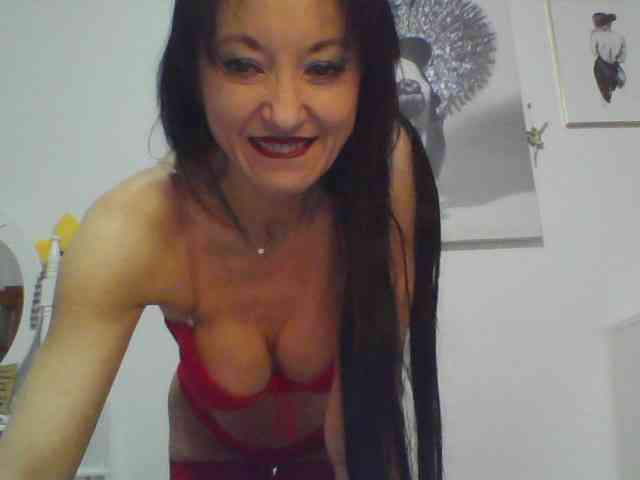 MilfSindy webcam